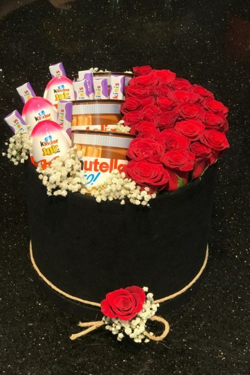 KADİFE KUTUDA GÜLLER